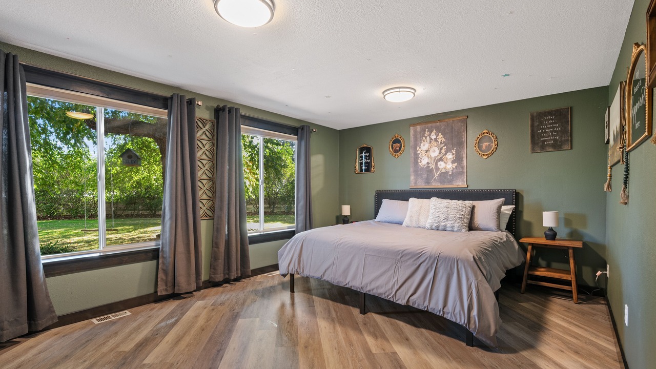 Photo of Others in Pleasant Valley