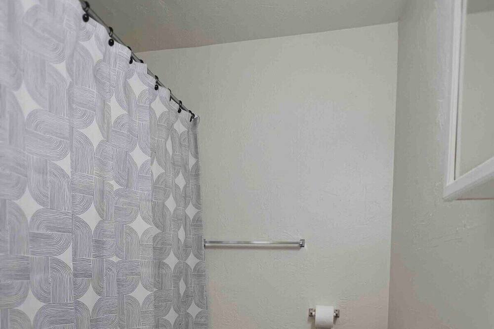 Photo of Bathroom in Central Oklahoma City
