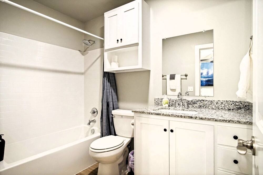 Photo of Bathroom in Central Oklahoma City