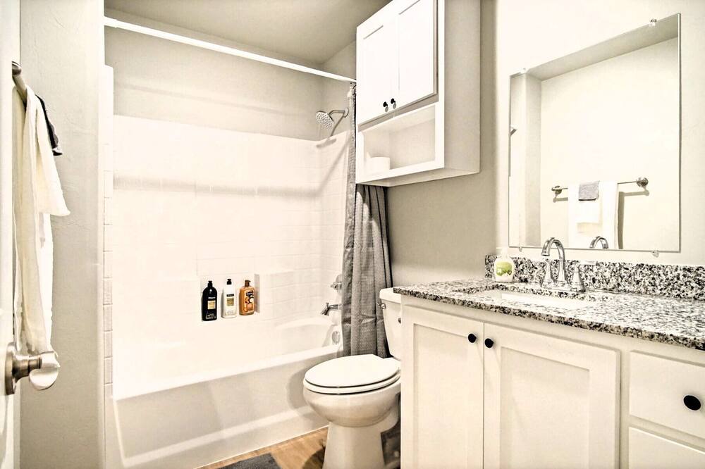 Photo of Bathroom in Central Oklahoma City