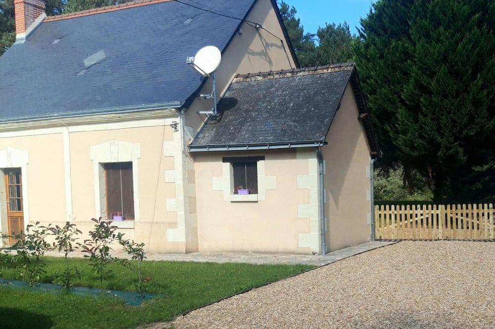 Photo of Outdoor in Avrille-les-Ponceaux