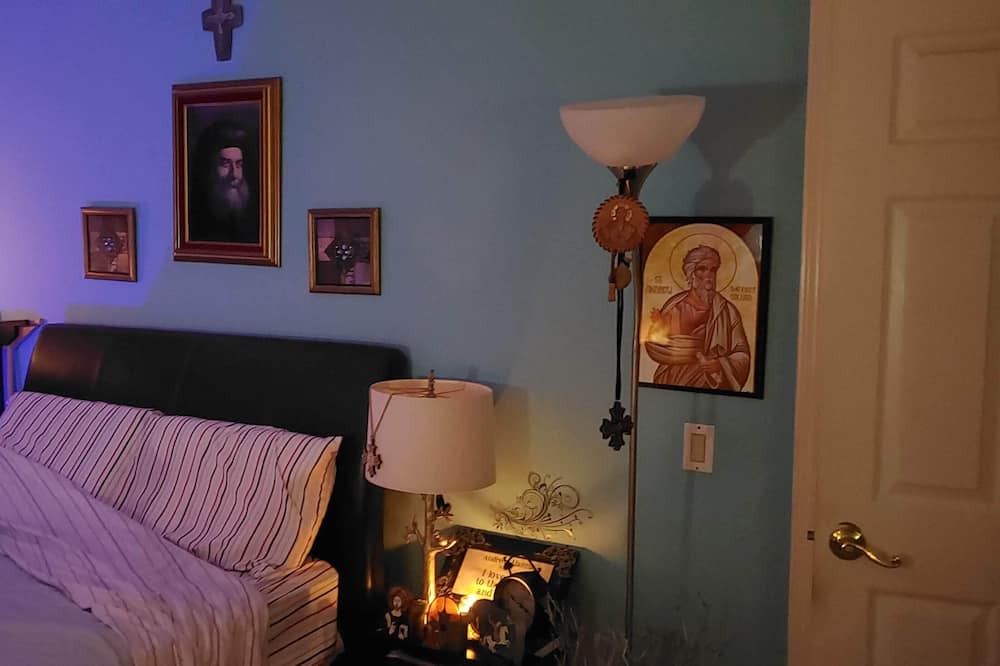 Photo of Bedroom in Fountain Valley