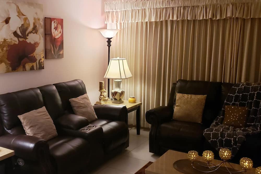 Photo of Livingroom in Fountain Valley