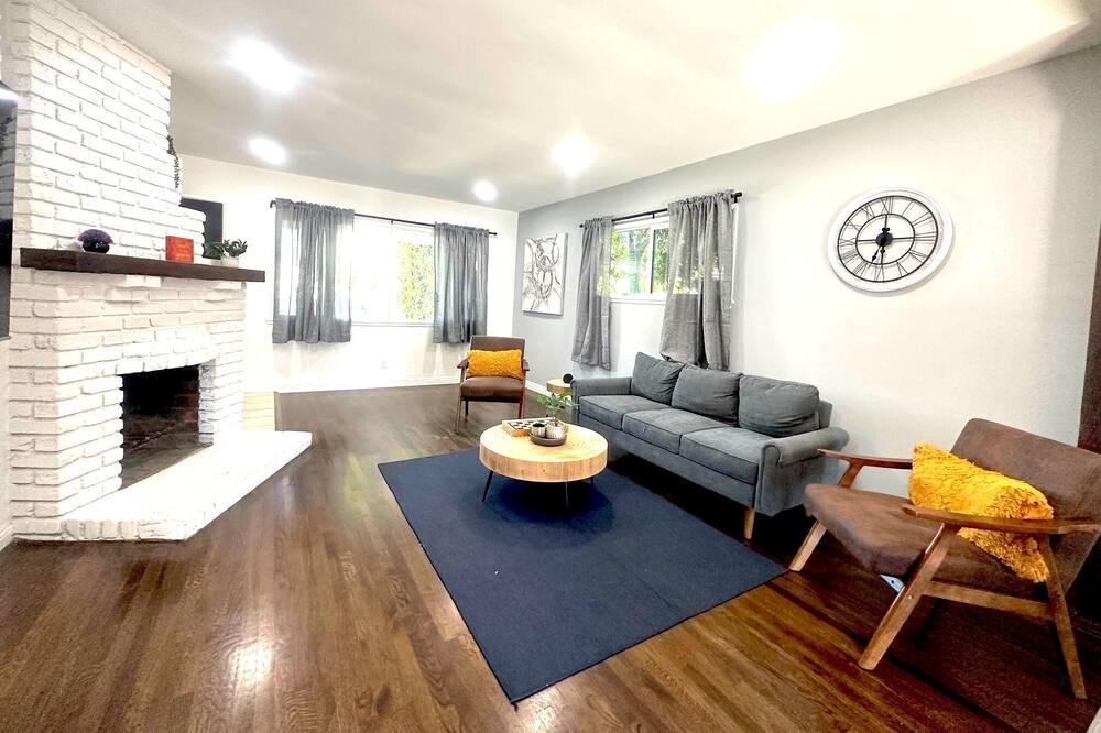 Photo of Livingroom in Lake Balboa