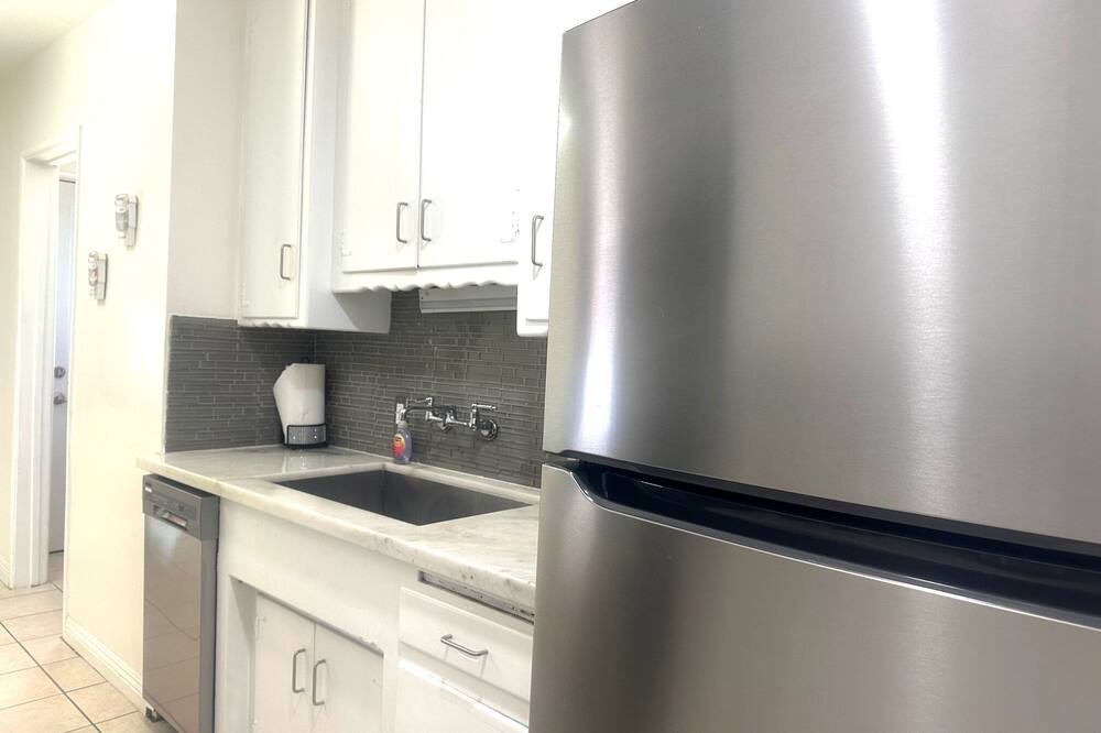 Photo of Kitchen in Lake Balboa