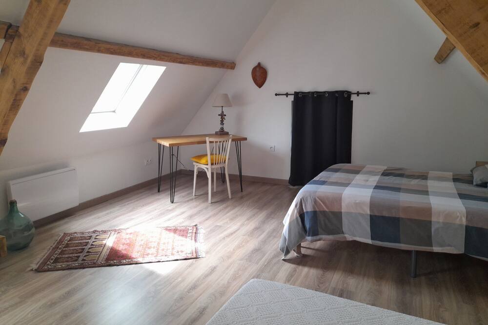 Photo of Bedroom in Laloubere