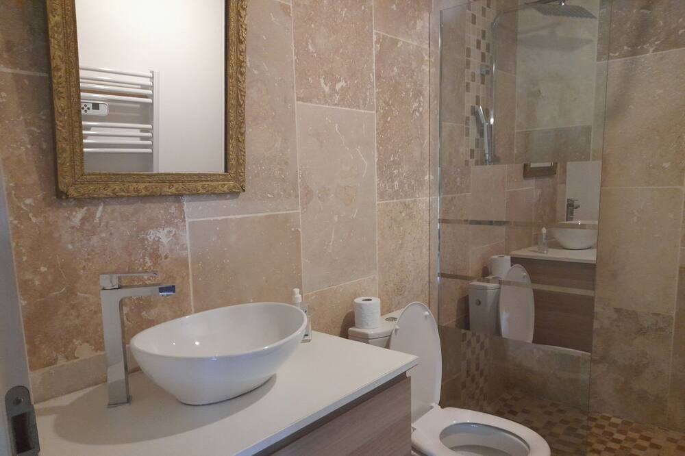 Photo of Bathroom in Laloubere
