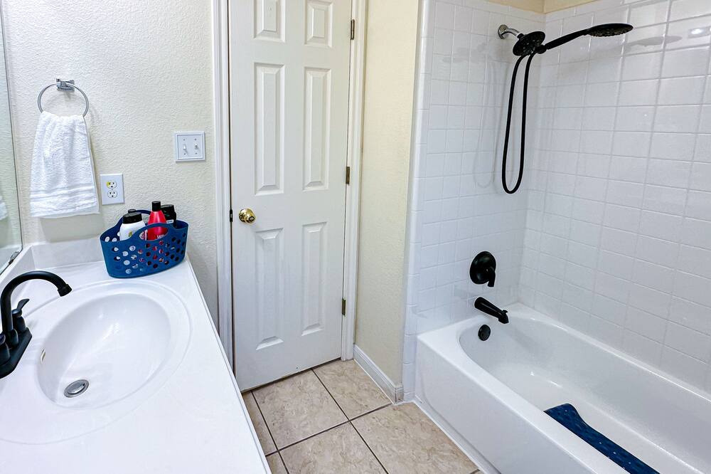Photo of Bathroom in Teravista