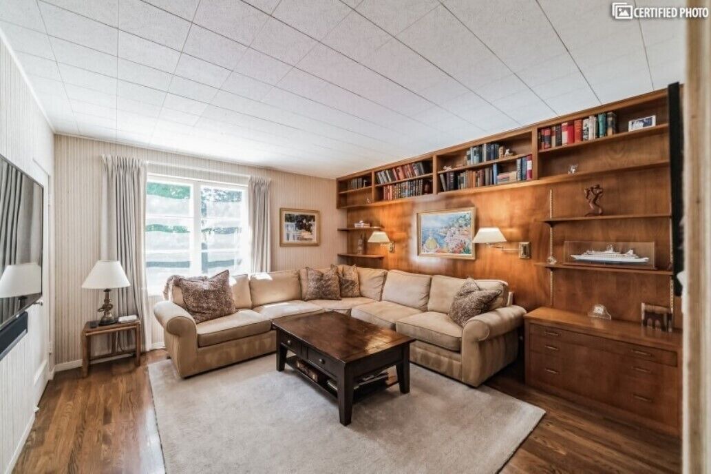 Photo of Livingroom in West Atherton