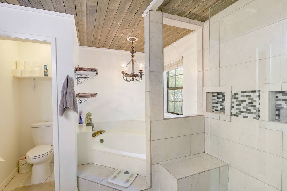 Photo of Bathroom in Belton