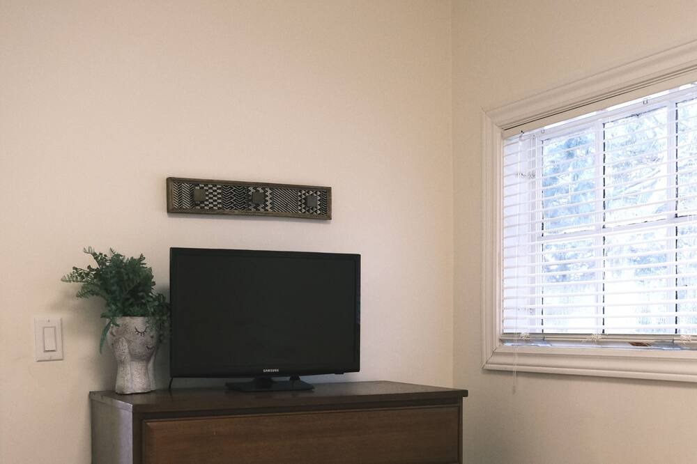 Photo of Bedroom in Oro-Medonte