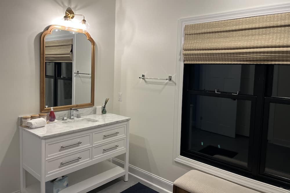 Photo of Bathroom in North Shore