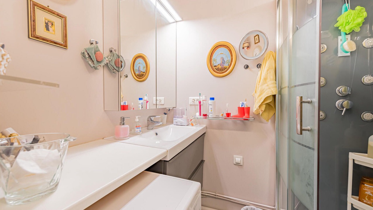 Photo of Bathroom in Chaville