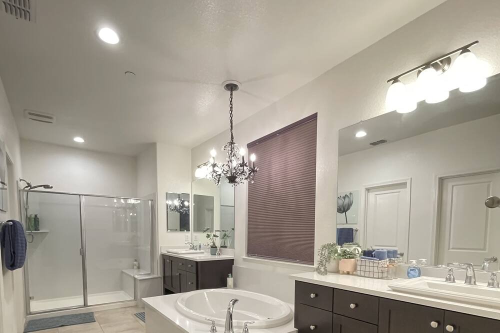 Photo of Bathroom in Lathrop