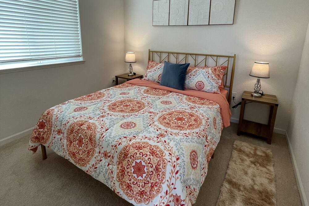 Photo of Bedroom in Lathrop