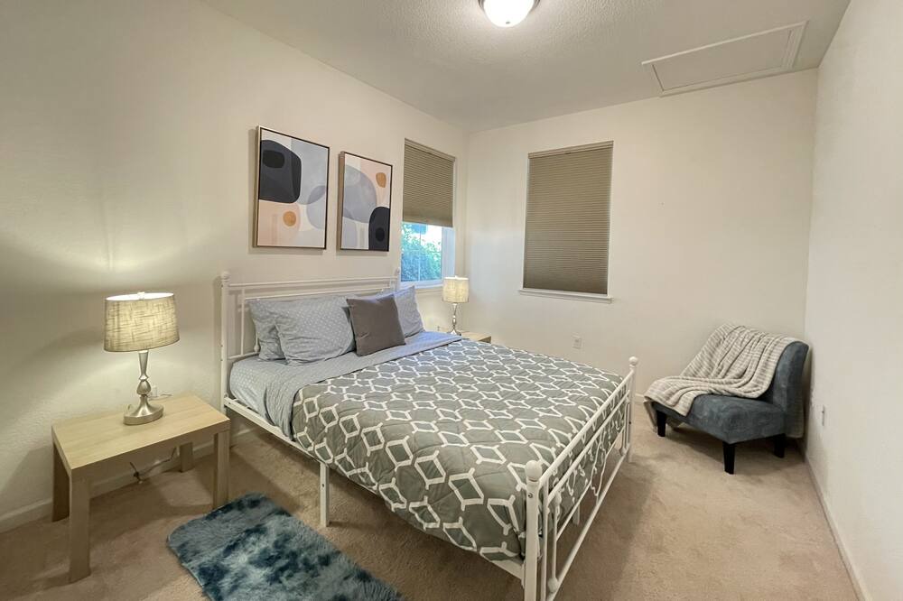 Photo of Bedroom in Lathrop