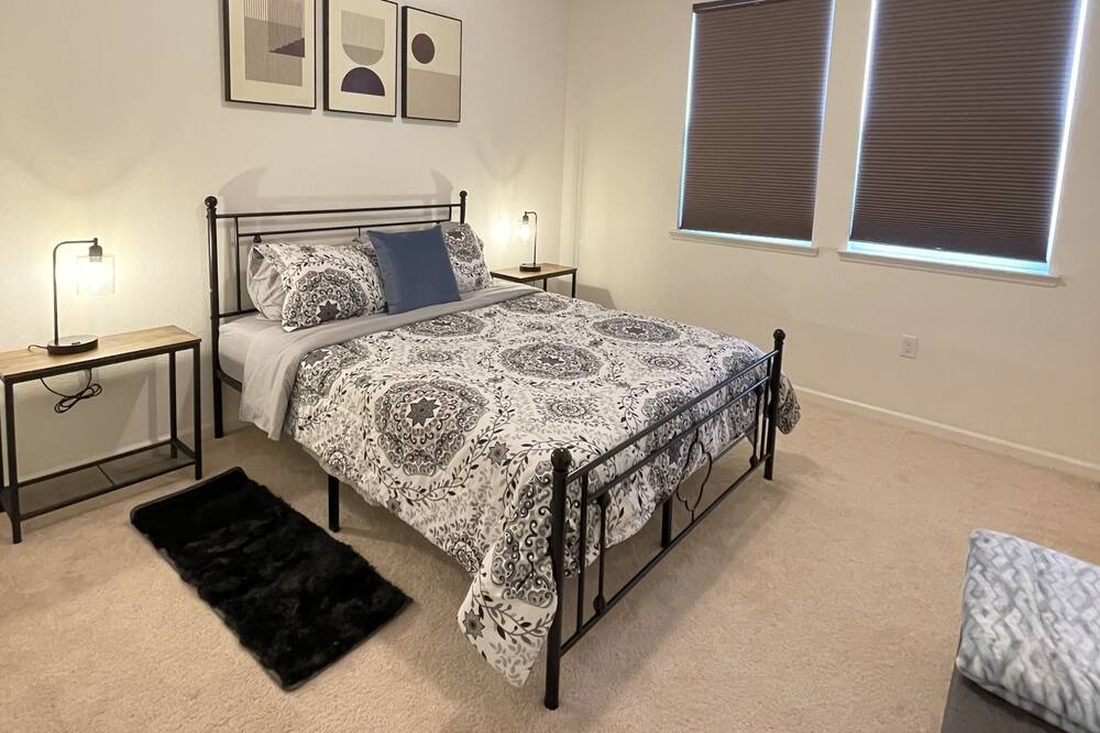 Photo of Bedroom in Lathrop