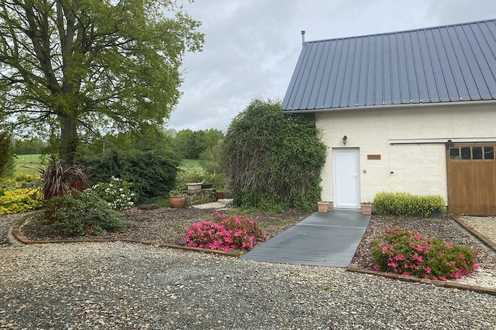 Photo of Outdoor in Saint-Cyr-du-Bailleul