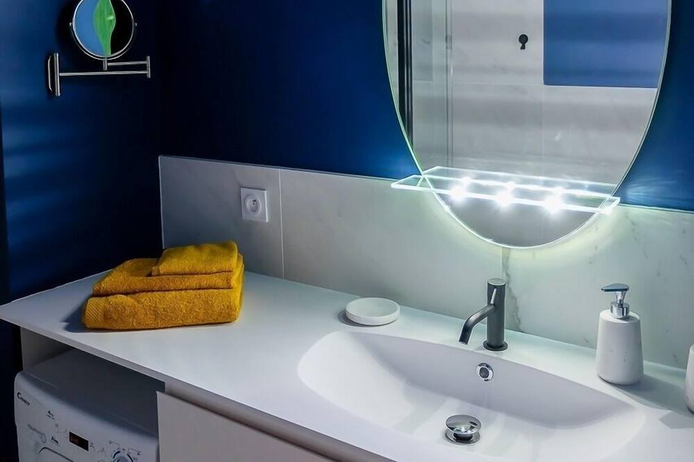 Photo of Bathroom in Saint-Georges