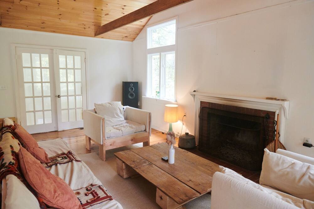 Photo of Livingroom in South Kent