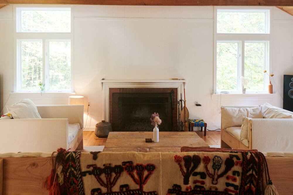 Photo of Livingroom in South Kent