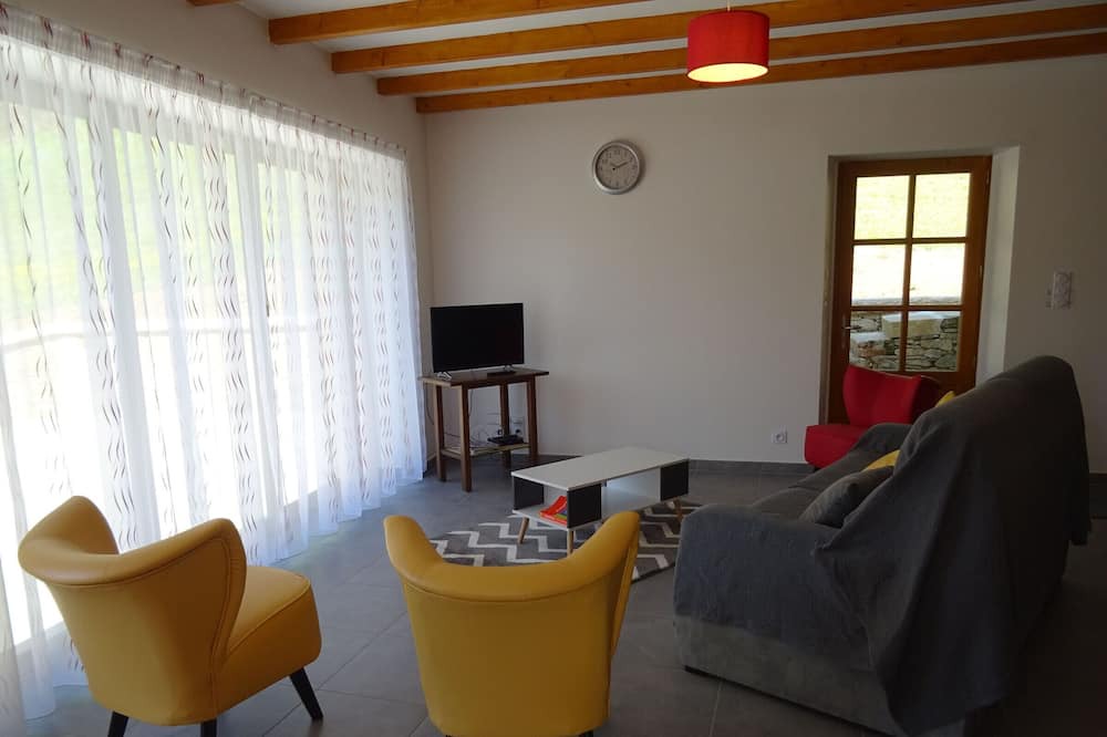 Photo of Livingroom in Sainte-Eulalie-d'Olt