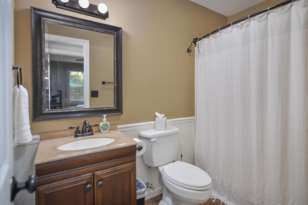 Photo of Bathroom in Eagle Mountain