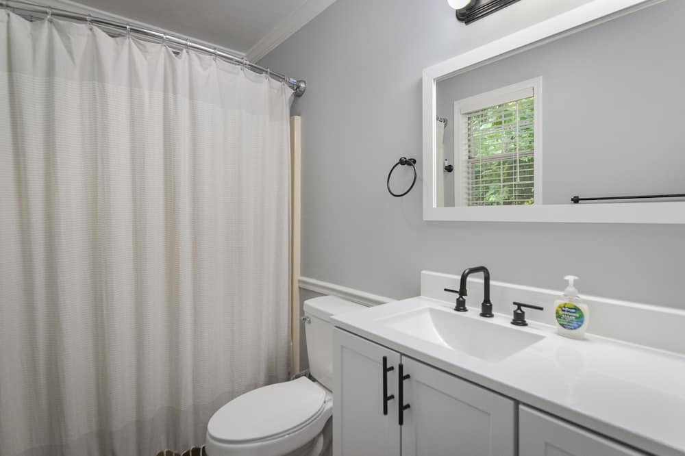 Photo of Bathroom in Eagle Mountain