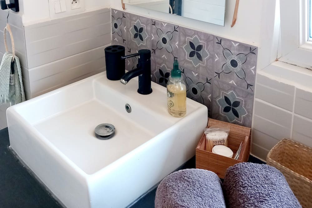 Photo of Bathroom in Marquise