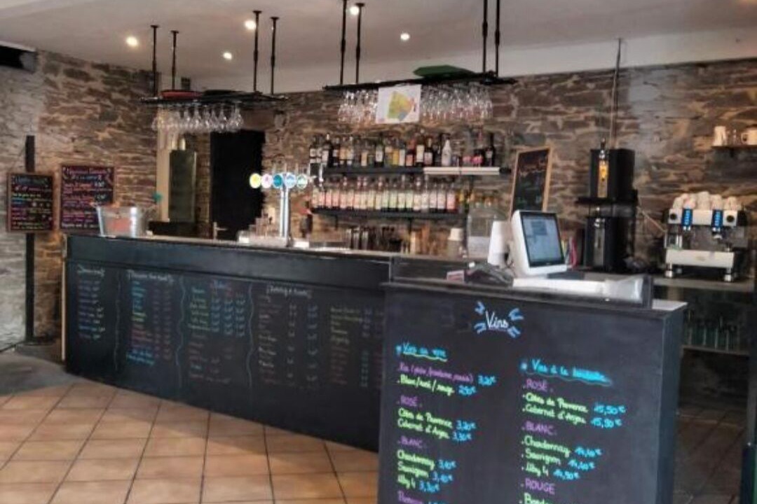 Photo of Others in Litteau