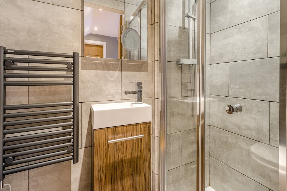 Photo of Bathroom in Marsh Lane