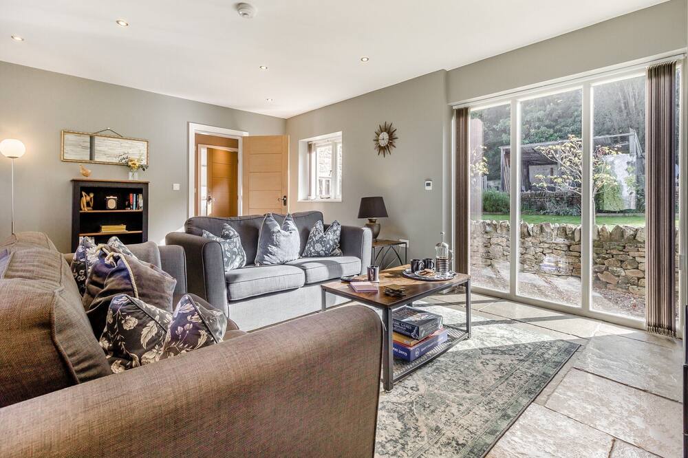 Photo of Livingroom in Marsh Lane