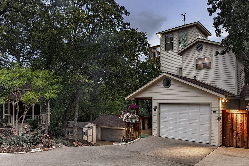 Photo of Outdoor in Highland Village