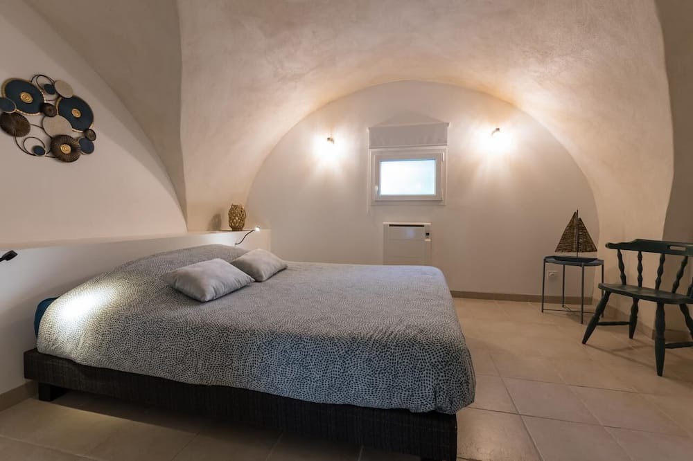 Photo of Bedroom in Mirabel-et-Blacons