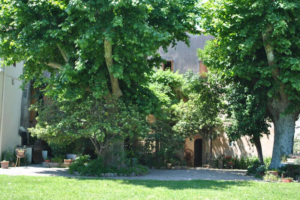 Photo of Outdoor in Palau-del-Vidre