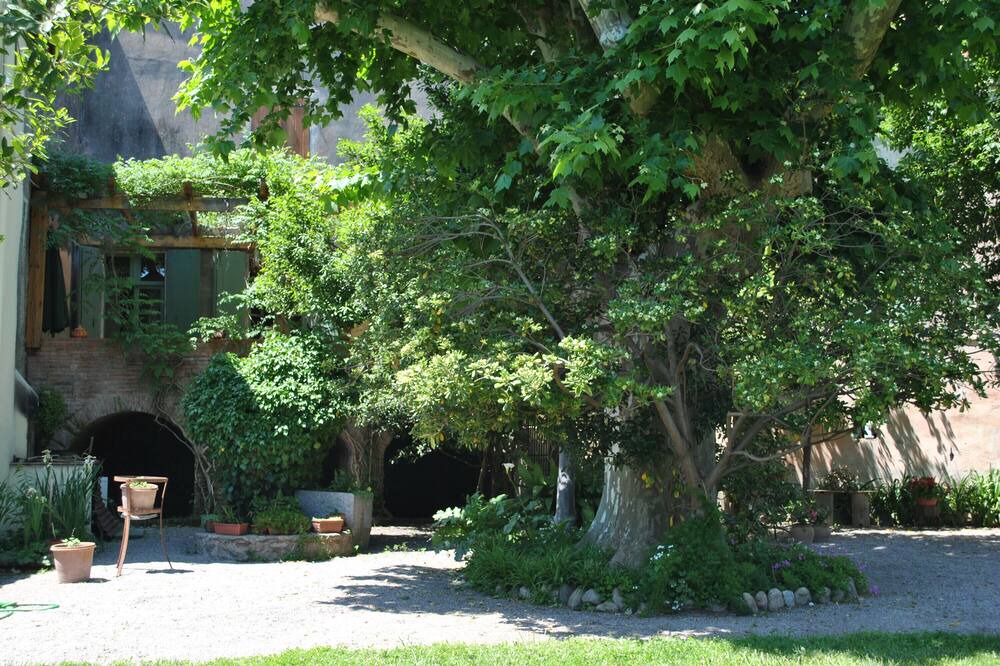 Photo of Outdoor in Palau-del-Vidre