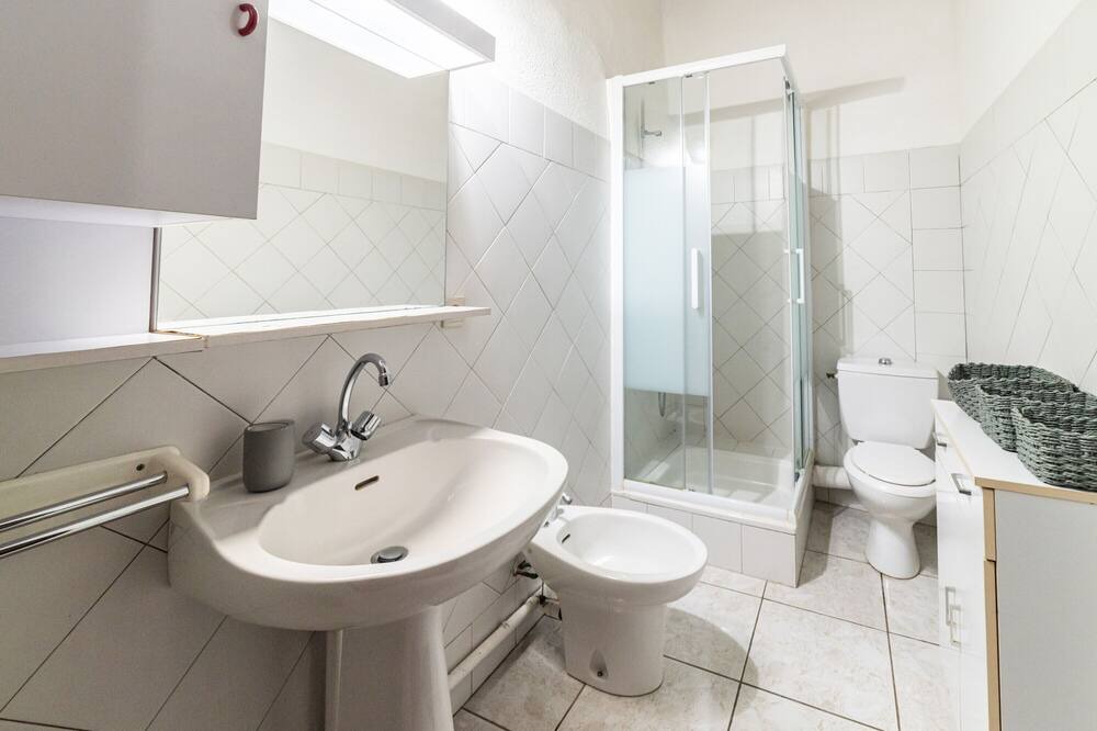 Photo of Bathroom in Palau-del-Vidre