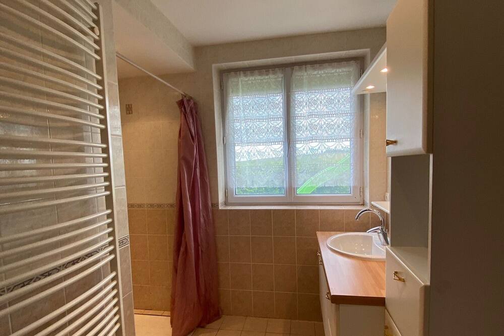 Photo of Bathroom in Previnquieres