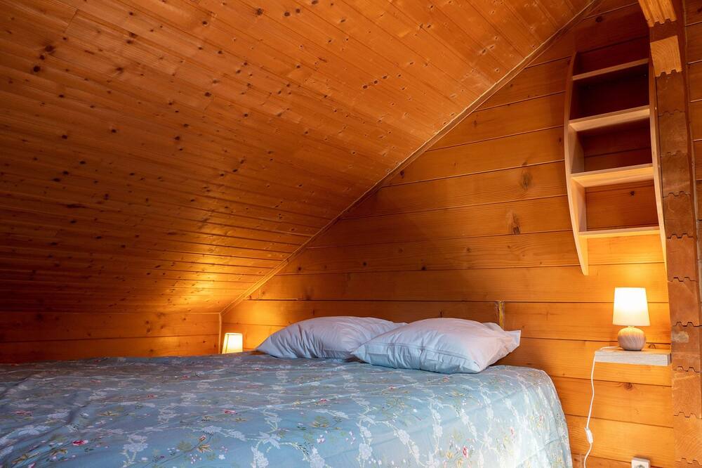 Photo of Bedroom in Salles-Curan