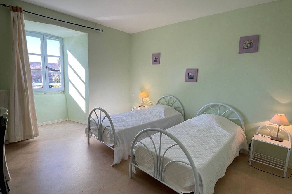 Photo of Bedroom in Saint-Andre-de-Vezines