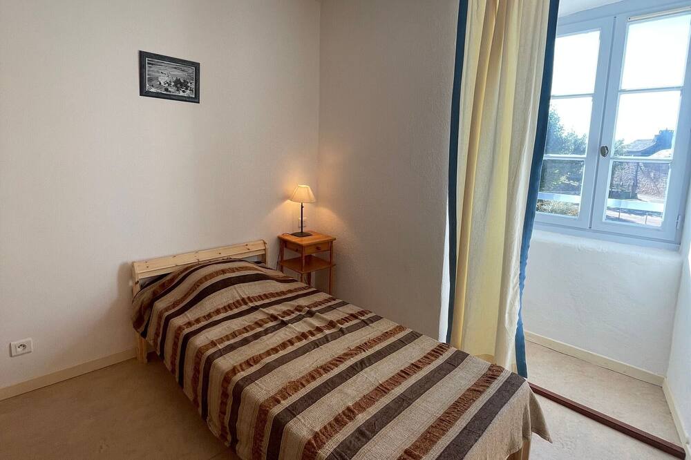 Photo of Bedroom in Saint-Andre-de-Vezines