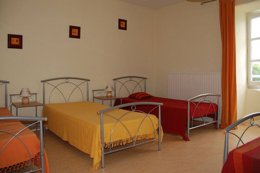 Photo of Bedroom in Saint-Andre-de-Vezines