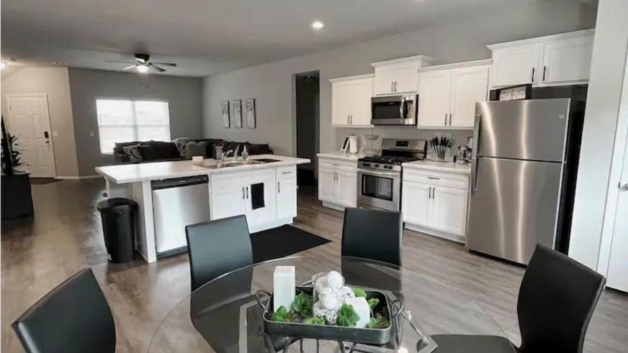Photo of Livingroom in Bixby