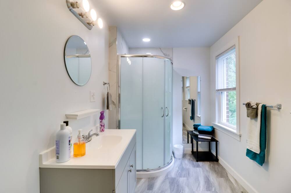 Photo of Bathroom in Spottswood