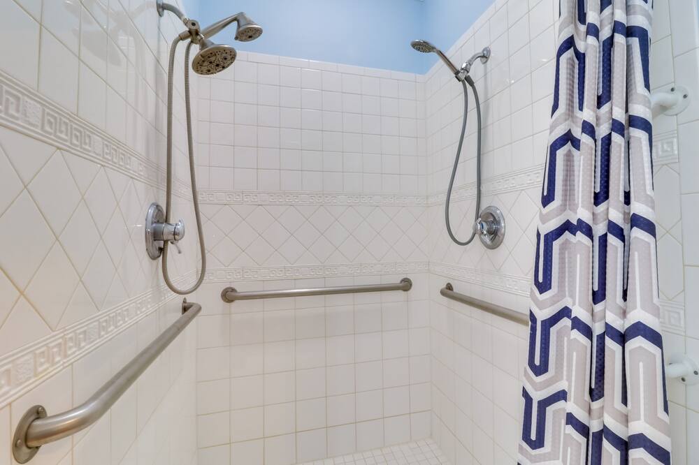 Photo of Bathroom in Spottswood