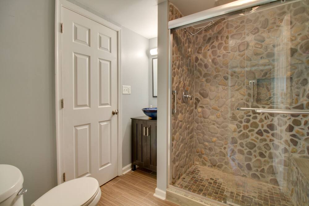 Photo of Bathroom in Spottswood