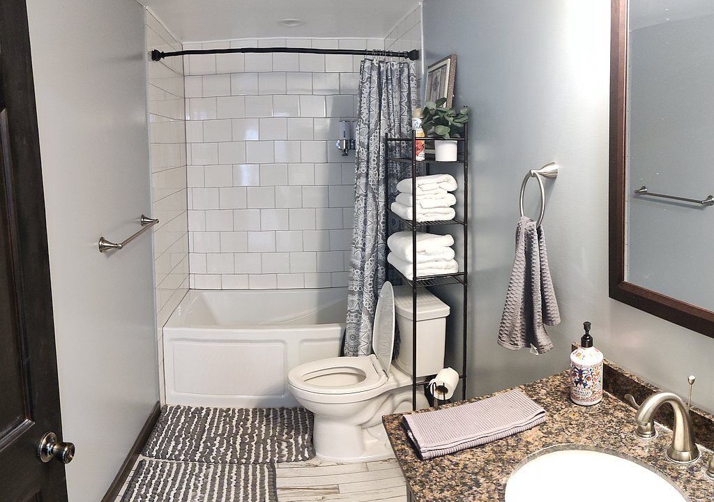 Photo of Bathroom in Rockaway Beach