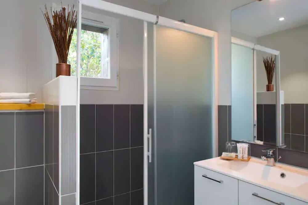 Photo of Bathroom in Aubais