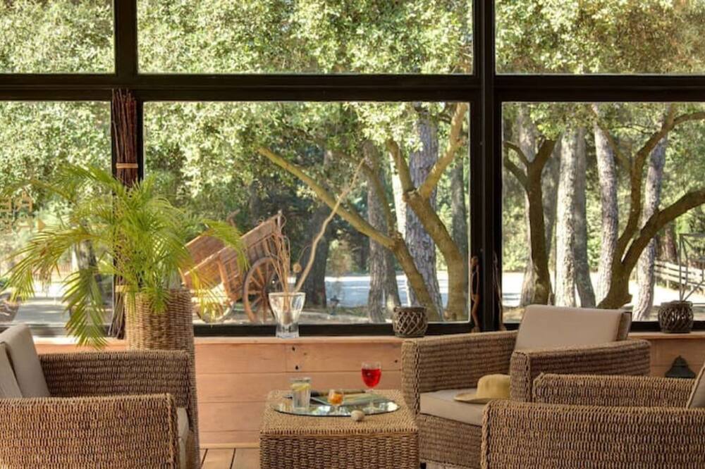 Photo of Outdoor in Aubais