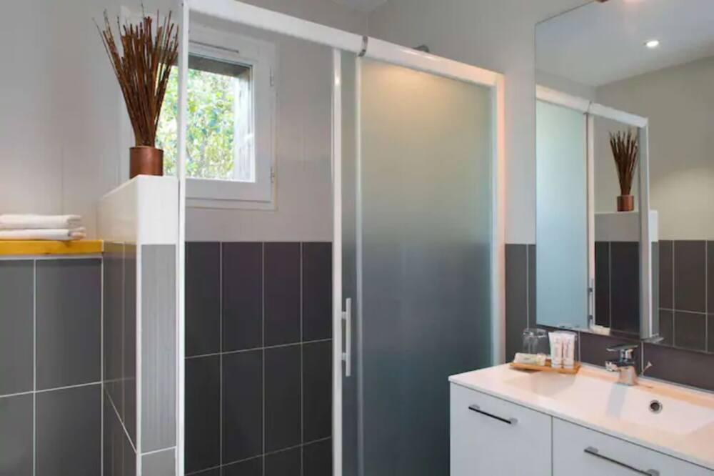 Photo of Bathroom in Aubais